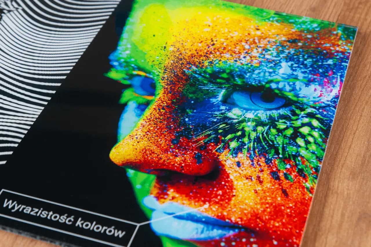 Druk na folii lentikularnej – jak wykorzystać tę niezwykłą technologię?