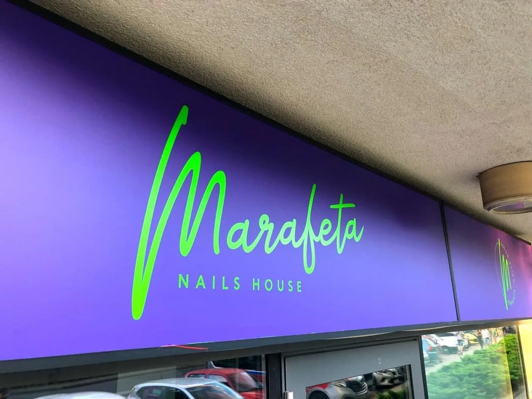 Jak druk na folii PET może zrewolucjonizować Twoje projekty reklamowe